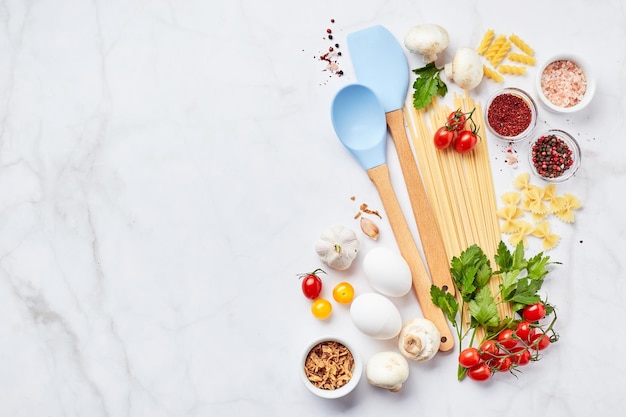 Kuchenny blat z przyborami